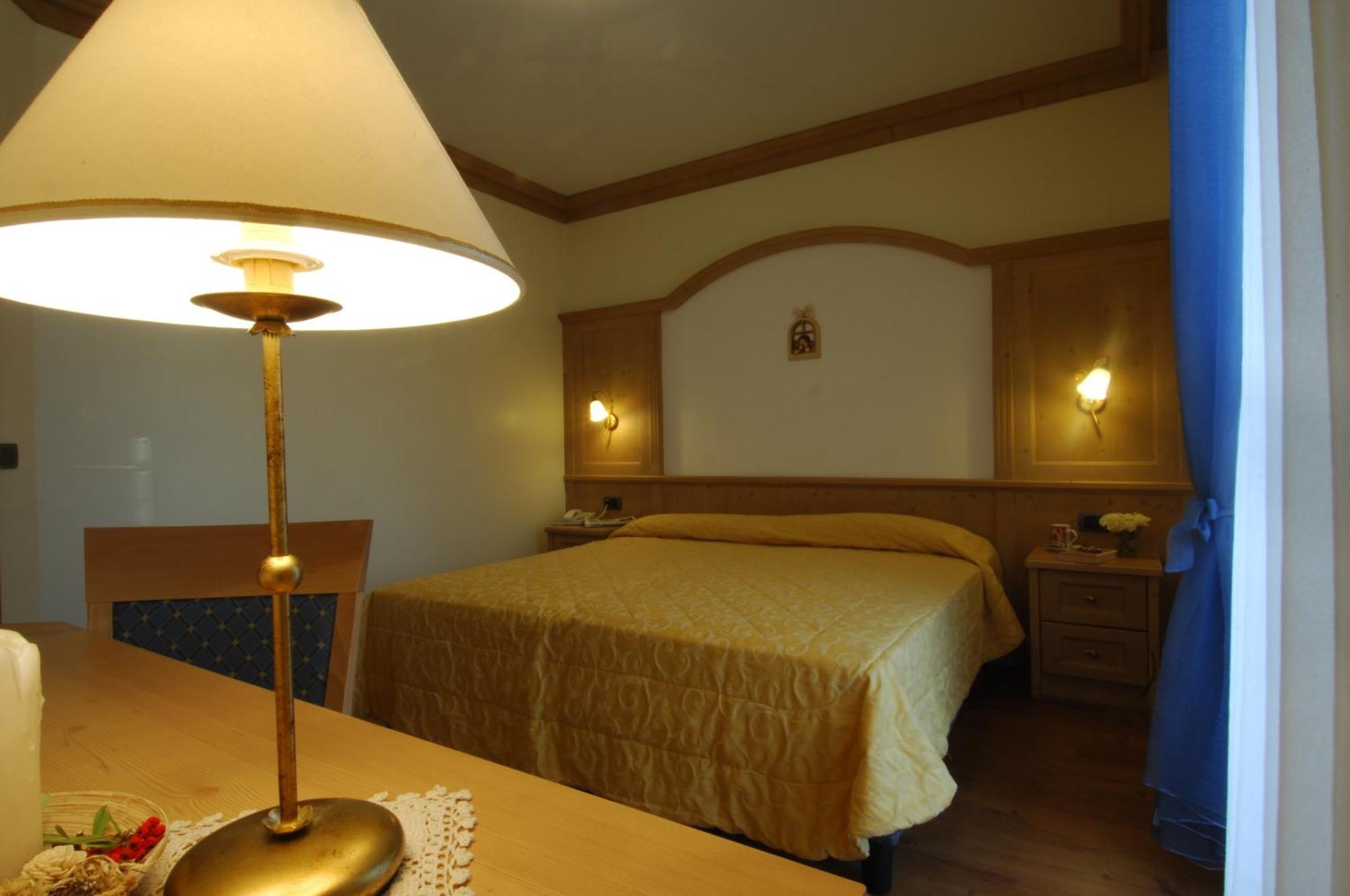 Hotel Lido - Slow & Natural Living Molveno Exterior foto