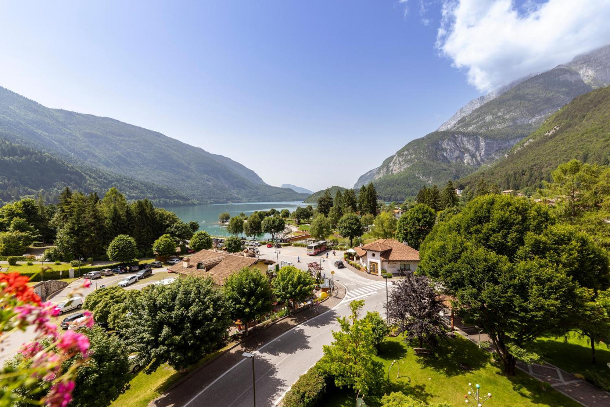 Hotel Lido - Slow & Natural Living Molveno Exterior foto